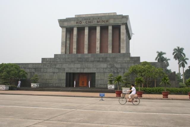 12 - Hanoi - Mausolée de Ho Chi Minh