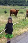 France 2019 042 - Sophie et vaches Salers, Les Sagnes